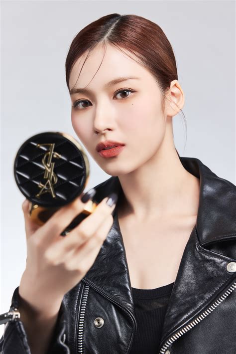 サナ ysl|TWICEのSANAがYSL ジャパンアンバサダーに“史上最速”で就任.